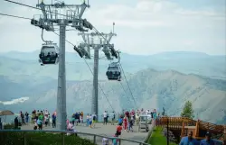 Экскурсия на подъёмнике на вершину горы Синюха, Манжерок 2023 - Алтай